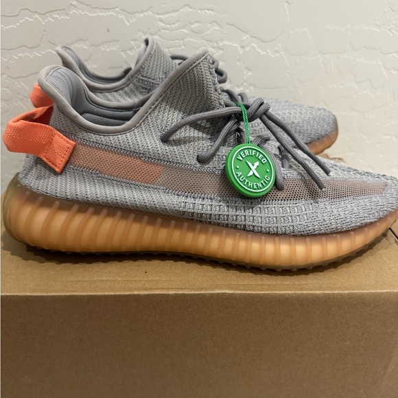 Yeezy boost 350 v2 true form size 10 - Picture 1 of 5